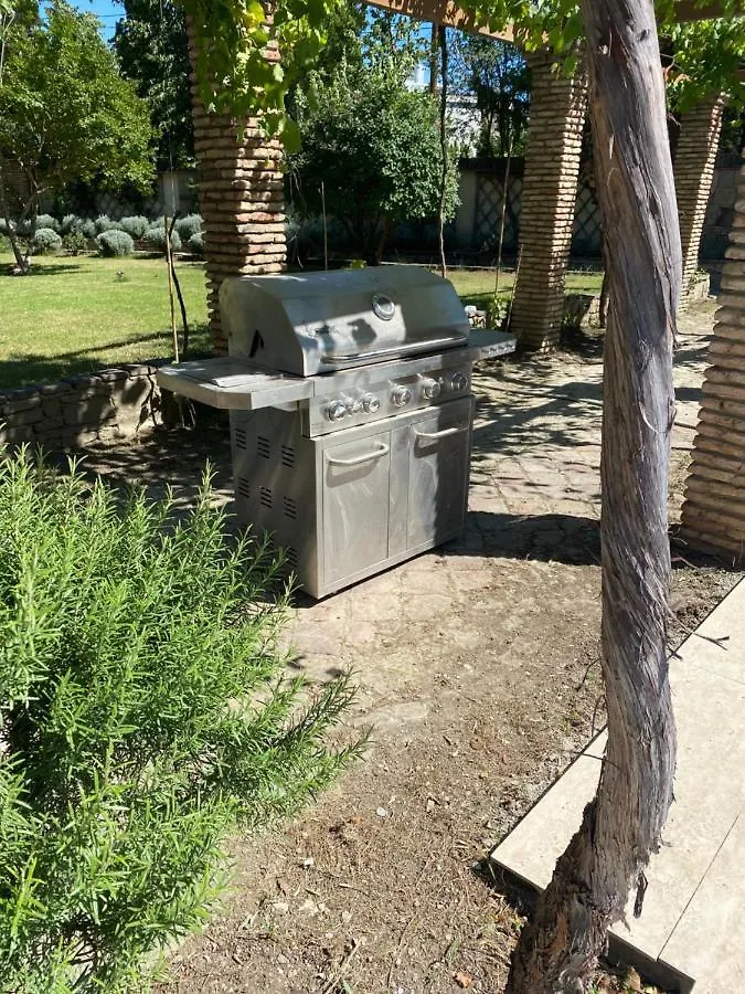 Villa Rare House With Garden Tbilisi